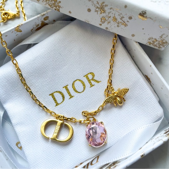 Christian Dior DIO Evolution CD charm necklace 🐝 with box set - Picture 2 of 8